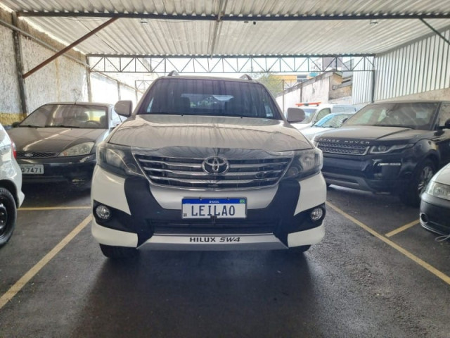 TOYOTA  HILUX SW4 13/14