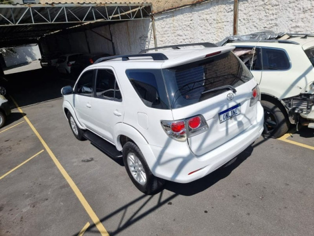 TOYOTA  HILUX SW4 13/14