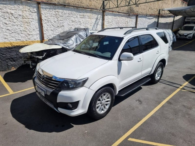 TOYOTA  HILUX SW4 13/14