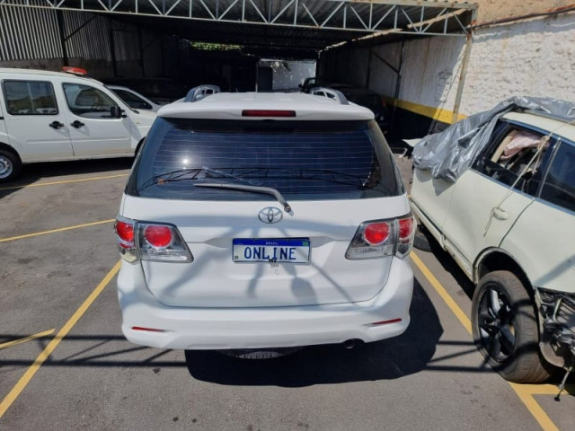 TOYOTA  HILUX SW4 13/14
