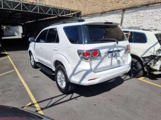 TOYOTA  HILUX SW4 13/14