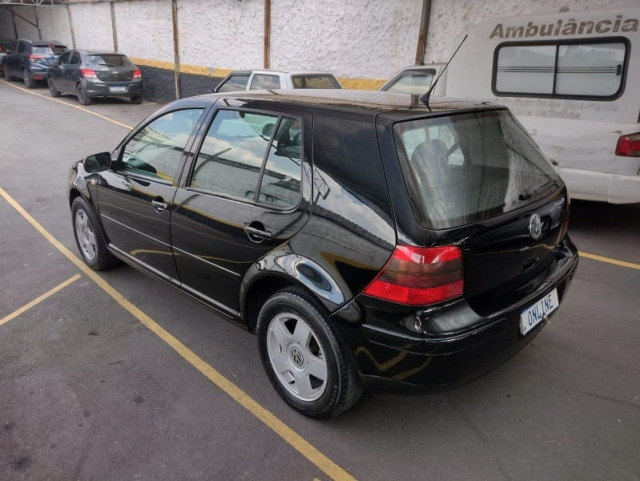 VOLKSWAGEN - 02  - GOLF 2.0