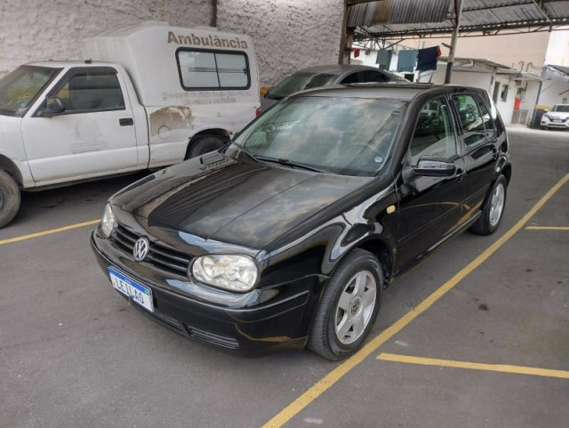 VOLKSWAGEN - 02  - GOLF 2.0
