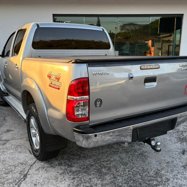 TOYOTA HILUX 3.0 SRV 4X4 CD 16V
