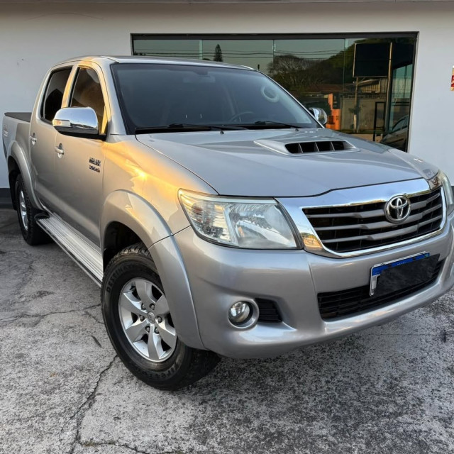 TOYOTA HILUX 3.0 SRV 4X4 CD 16V