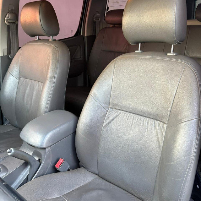 TOYOTA HILUX 3.0 SRV 4X4 CD 16V