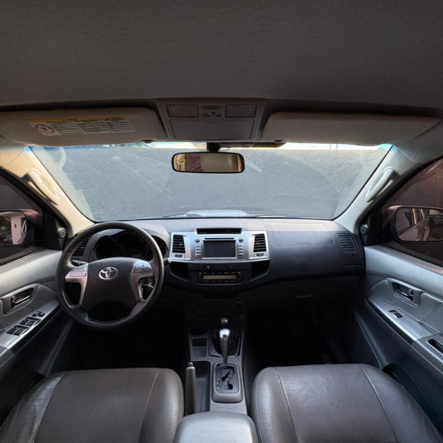 TOYOTA HILUX 3.0 SRV 4X4 CD 16V