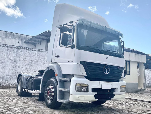 MERCEDES BENZ AXOR 1933 4X2